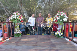 Pemkot Surabaya Terima Bantuan Dermaga Perahu dari PLBI untuk Wisata Adventure Land Romokalisari