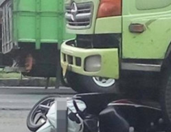 Maunya Menyalip, Pengendara Motor Dilindas Truk