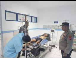 Tawuran, Tukang Galon Kena Tebas hingga Tangannya Putus