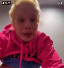 Lima Kali Implan, Payudara Bintang Porno Sophie Anderson Meledak