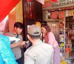 Razia Rokok Ilegal, Satpol-PP Ponorogo Obok-Obok Pasar Pulung