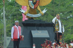 Deputi Polhukam Setkab Pimpin Upacara HUT RI di PLBN Badau