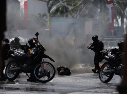 Ricuh di Ponorogo, Brimob Turun Tangan