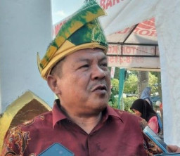 Wakil Ketua DPRD Kotabaru Himbau Warga yang Menyaksikan Karnaval Menjaga Kebersihan