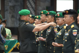 Kasad Pimpin Sertijab 12 Pejabat TNI AD, Tongkat Estafet Kadispenad Resmi Berpindah
