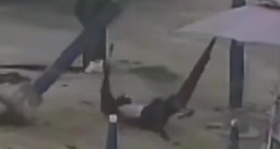 Asyik Tiduran, Pria Ini Tewas Tertimpa Tiang