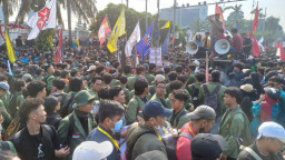 Jangan Lengah, DPR Bisa Saja Sahkan UU Pilkada Tengah Malam Nanti