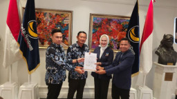 Partai Nasdem Serahkan Rekomendasi ke YES - Dirham di Pilkada Lamongan