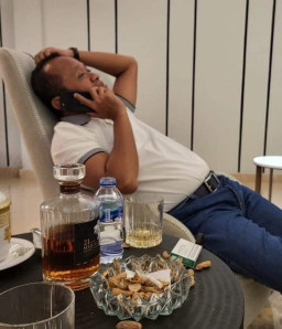 Roy Suryo, Pakar Telematika:  Foto Bahlil Santai dengan Miras Rp 29 Juta, 100 Persen Asli!