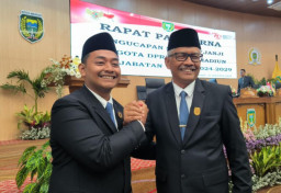 Ukir Sejarah Kota Madiun, Bapak-Anak Jadi Wakil Rakyat