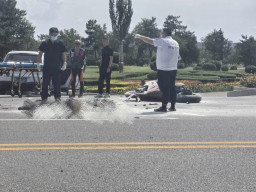 Motor Terbakar usai Tabrak Mobil, Pengemudi Tewas Hangus