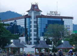 Setelah Sah dan Diambil Sumpahnya, Anggota DPRD Kotabaru Rapat Penyusunan Fraksi