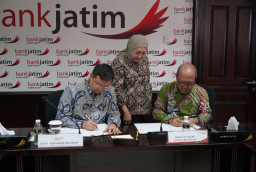 Teken Kerjasama dengan PT Petrokimia, Bank Jatim Dukung Proyek Phonska V