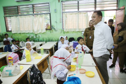 Antisipasi Gagal Ginjal Anak, Pemkot Surabaya Perketat Pengawasan Jajanan Sekolah