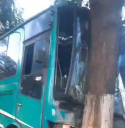 Bus Ngebut Tabrak Motor, 6 Orang Tewas