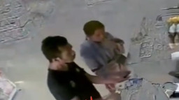 Enggan Belikan Lipstik, Suami Jambak Istri hingga Jilbabnya Lepas di Minimarket