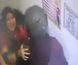 Terekam CCTV, Perampok Gasak Uang Rp 50 Juta dari Alfamart dan Aniaya Karyawan