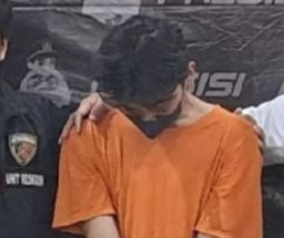 Tersinggung karena Dimarahi, Karyawan Cafe Siram Air Keras Teman Kerjanya