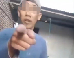 Nunggu Paketan Datang, setelah Datang Malah-Marah