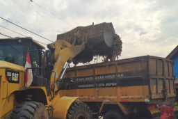 Ada Ratusan Ton Sampah yang Diangkut dari TPS Pasar Kemiri Muka, DLHK Depok Bilang Begini