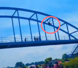 Dituduh Culik Anak, Kumar Lompat dari Jembatan