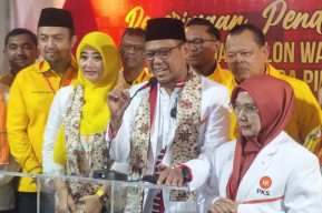 Imam-Ririn Tawarkan Program Satu Keluarga Satu Sarjana, Warga: Lebih Realistis