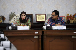 PJs Wali Kota Surabaya Paparkan Target dalam 60 Hari Kerja