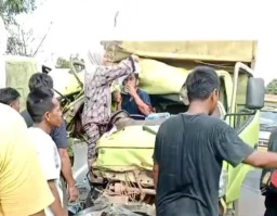 Truk Fuso vs  Truk Molen, Sopir Terjepit