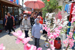 PJs Wali Kota Surabaya Kunjungi Kampung Tematik dan Rumah Padat Karya Tandes
