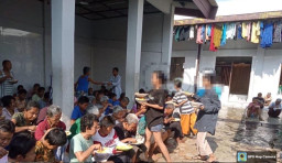 Patroli Satpol PP Surabaya Jangkau 13 Muda-Mudi saat Pesta Miras