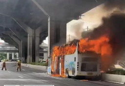 Bus Terbakar,  20 Siswa dan 3 Guru Tewas