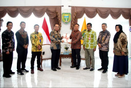 Pj Wali Kota Madiun Terima Sertifikat Tanah Digital dari Kantah