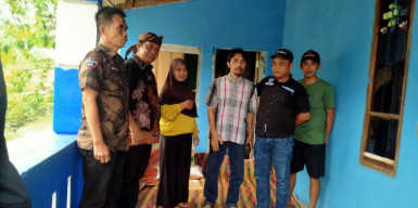 H. Deni Juweni Jenguk Korban Tabrak Unjuk Rasa