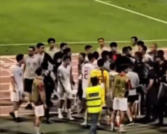 Pemain Timnas Indonesia Dilarang Petugas Keamanan Datangi Tribun Supporter