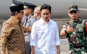 Terlihat Kompak, Gibran Jemput Prabowo di Bandara Solo