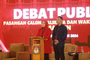 Debat Publik, Paslon Dadi Usung Program Keberlanjutan dan Pemerataan Pembangunan