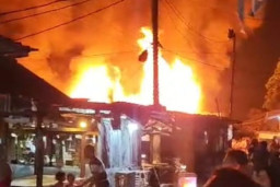 Petugas Damkar Kota Depok Meninggal  usai Bertugas Padamkan Kebakaran di Pasar Cisalak