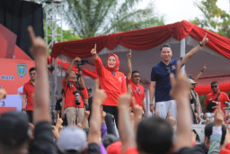 Paslon Dadi Gelar Kampanye Akbar Bersama Risma