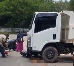 Pengendara Motor Terlindas Truk di Depan Perumahan 