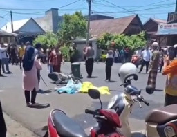 Siswa SMK Meninggal karena Tabrak Truk dari Belakang, Keluarga Ngamuk Bawa Senjata Tajam