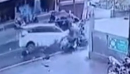 Oleng ke Kanan,  Ertiga Tabrak Iring-iringan Motor Siswa SMK Magetan