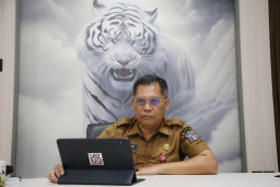 Pemkot Surabaya Luncurkan Layanan Integrasi Pendidikan dan Kependudukan Lewat Program Nasi Ikan