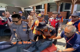 Pelajar Jawa Barat Terseret Ombak Pantai Kelingking, Meninggal Dunia