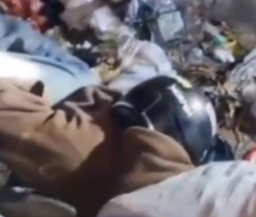 Warga  Temukan Mayat Pelajar Tertelungkup di Tumpukan Sampah