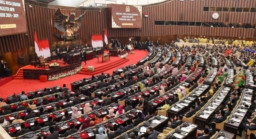 61 Persen Anggota DPR Pebisnis, ICW Ingatkan Resikonya