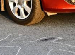 Nyalip dari Kiri, Kehilangan Kendali, Pemotor Dilindas Truk Molen