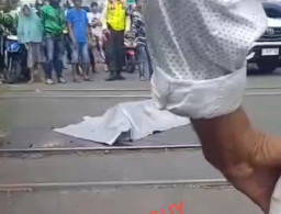 Pria Tewas Terlindas di Rel KRL Depan WTC Mangga Dua