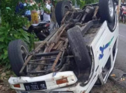Kendaraan Terbalik, Dua Bersaudara Tewas dan Empat Luka-Luka 