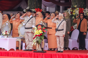 Gelar Upacara-Ziarah Nasional, PJs Wali Kota Ajak Warga Surabaya Teruskan Perjuangan Para Pahlawan