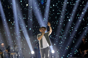 Grand Final Bintang Radio 2024 digelar Meriah di Balai Kota Surabaya, Hadirkan Padi Reborn